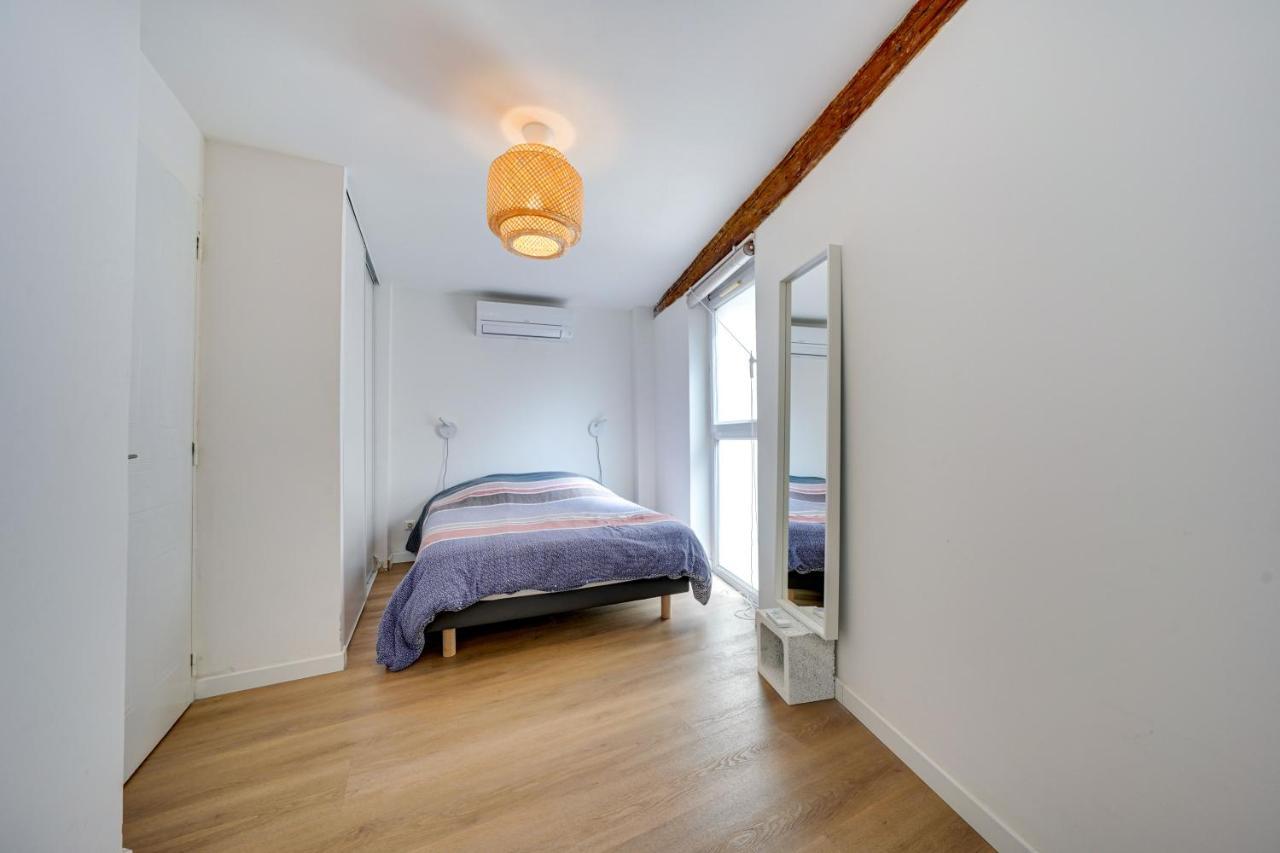Apartment With *